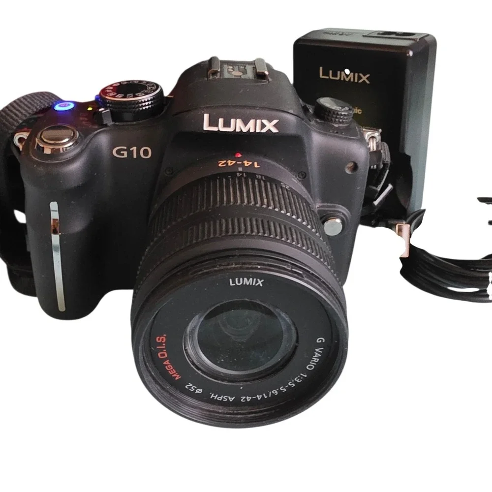 Panasonic‎ G10 Mirrorless Camera 12.1MP with 14-42mm Lens Charger 16GB SD Card